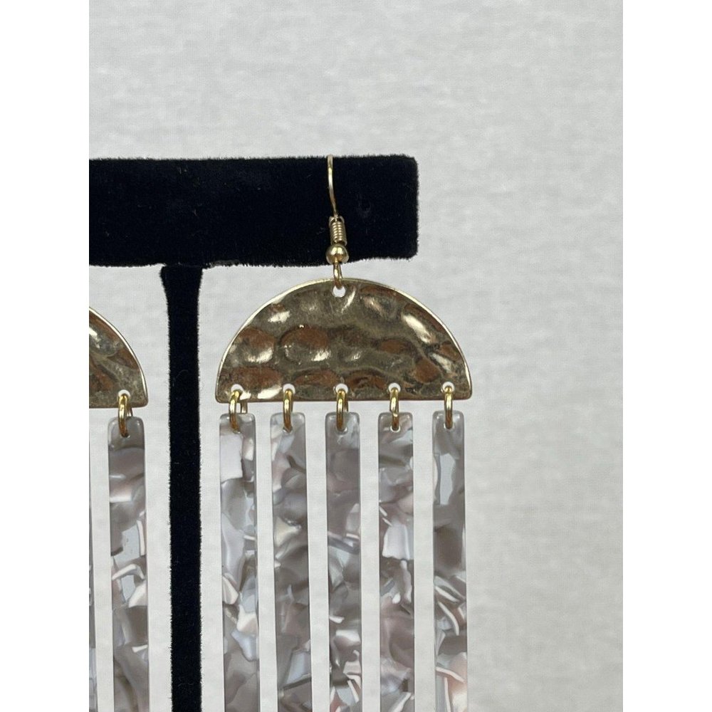 Geometric Gold/Shell Dangle Earrings - Picture 3 of 3